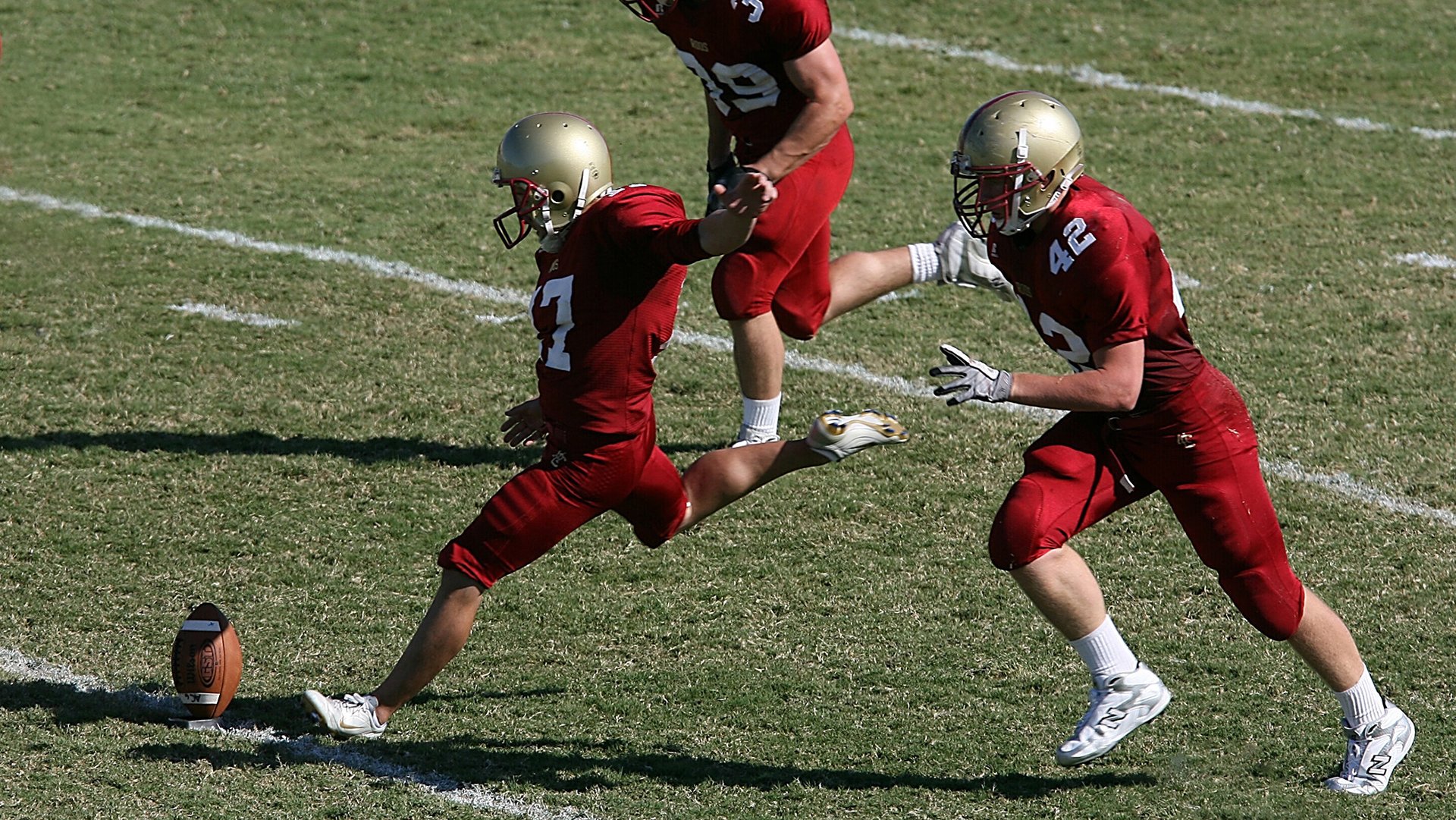 kaiyun开云·官方网站-足球纪录不断刷新，球迷见证历史时刻，足球历史视频